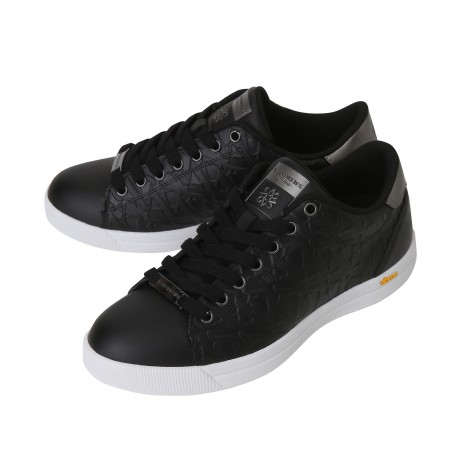 여성 엠보 모노그램 스파이크리스 골프화