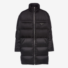프라다 테크니컬 패브릭 블랙 다운 코트