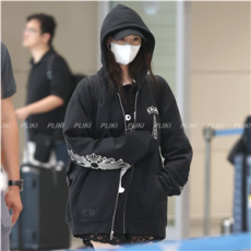 [윤아 PICK] 크롬하츠 싱글 플로럴 T 로고 집업 후드