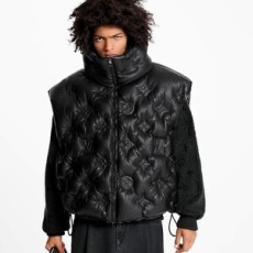 루이비통 모노그램 푸퍼 레더 질레 구스다운 베스트