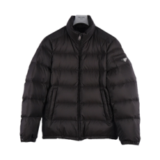 프라다 트라이앵글 로고 다운 재킷 블랙